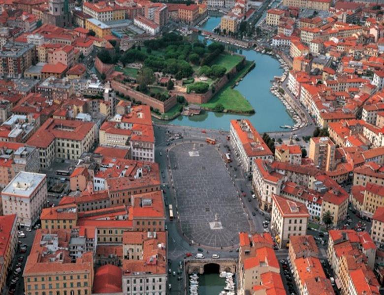Mansarda Pieno Centro Appartement Livorno Buitenkant foto
