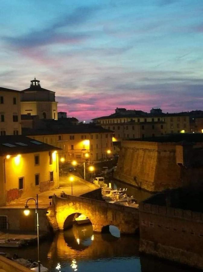 Mansarda Pieno Centro Appartement Livorno Buitenkant foto